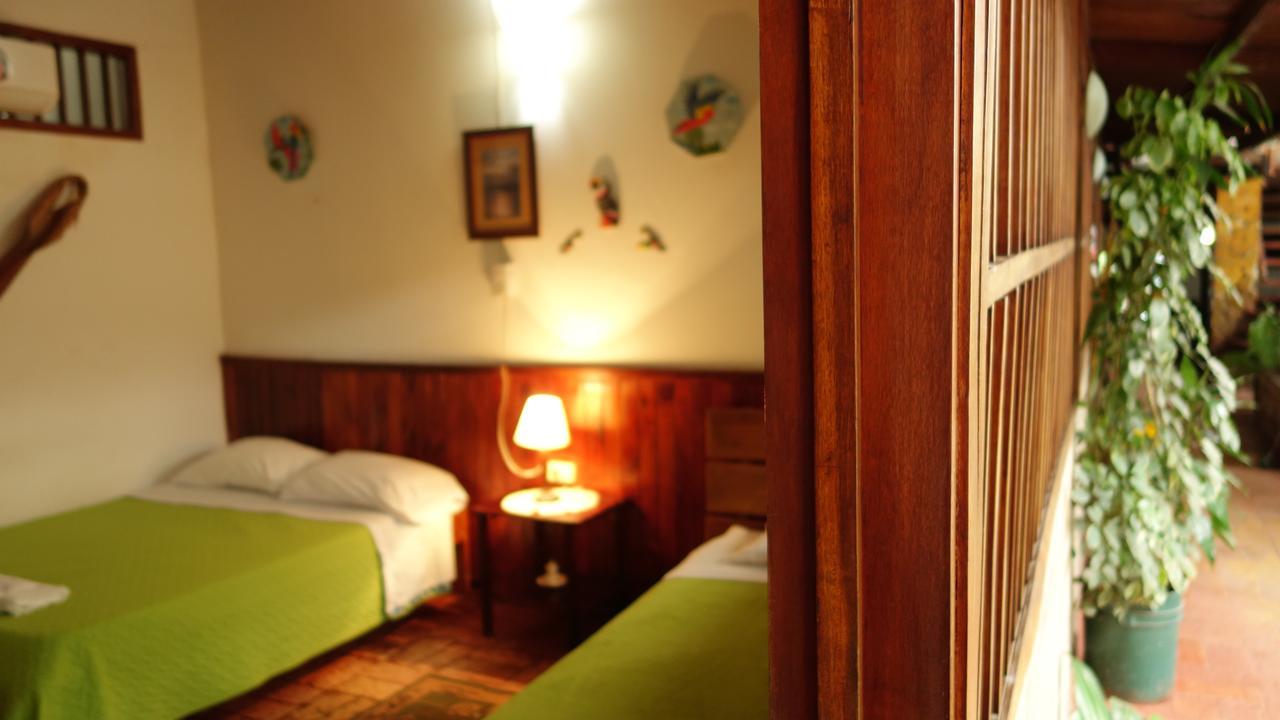 Toninas Hotel Inírida Exteriér fotografie
